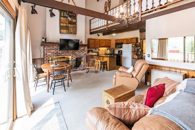 Building Photo - 18 Bunker Ln