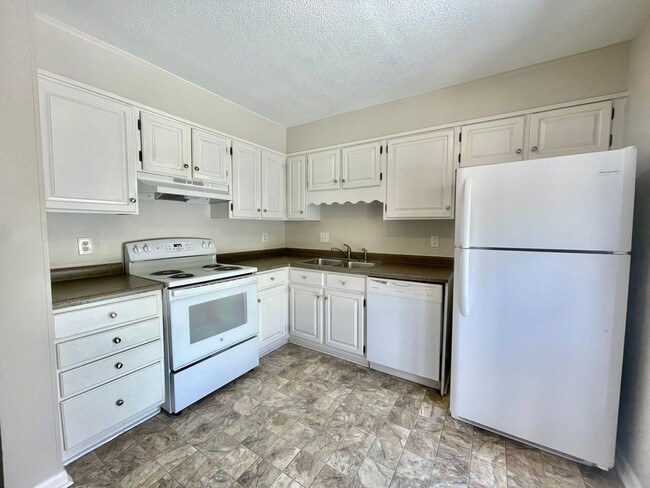 Building Photo - 2BR - Apartment in Knoxville - Ferd Hickey Rd
