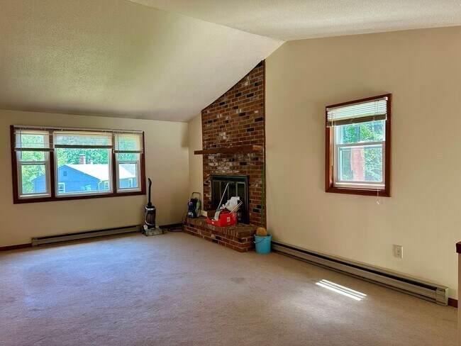 Building Photo - 2 br, 1 bath House - 56 A Stillwater Rd.