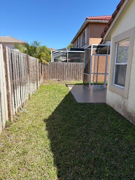 Building Photo - 10749 Cypress Lake Ter