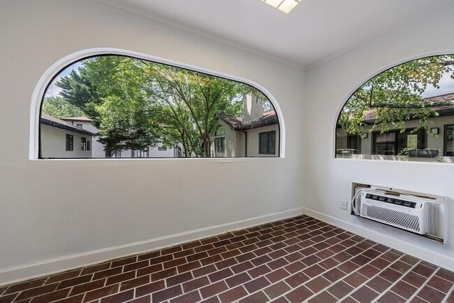 Building Photo - 3491 Roswell Rd NE