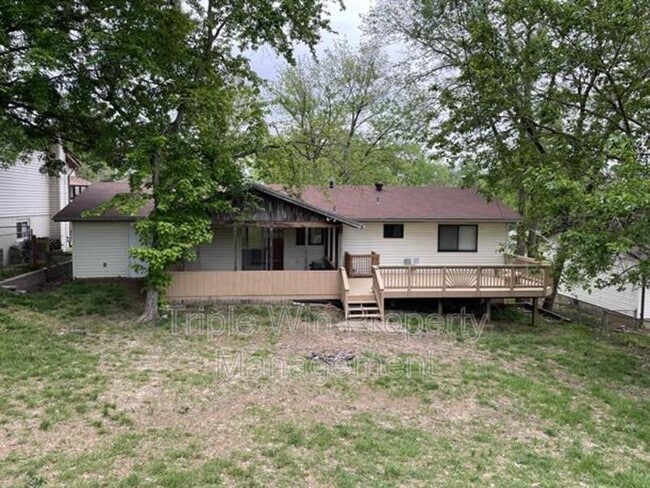 Building Photo - 2733 Tiara Dr