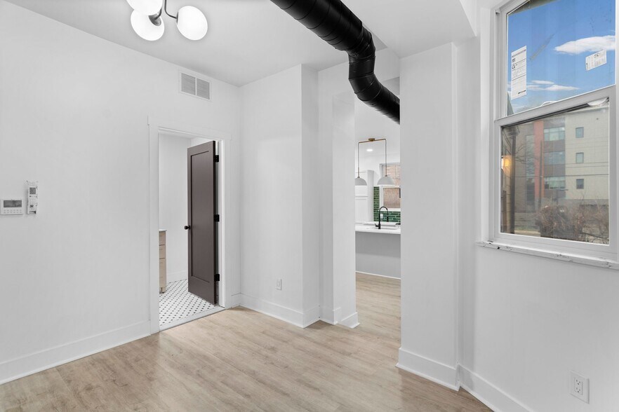 Building Photo - 2035 Forbes Ave