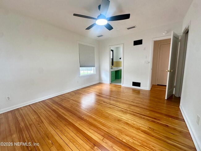 Building Photo - 5951 Clifton Ave
