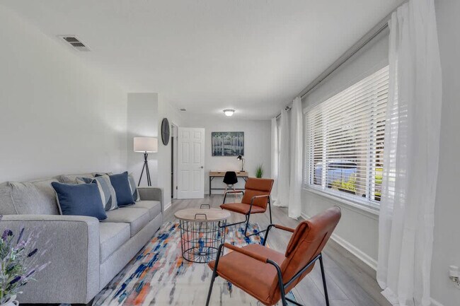 Building Photo - 402 Symons St