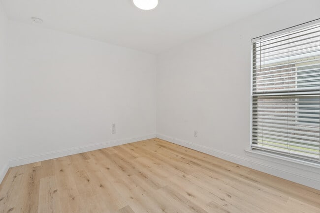 Building Photo - 3110 Urbana Ave