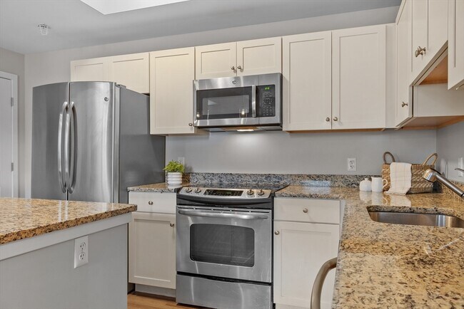 Building Photo - 99 Essex St