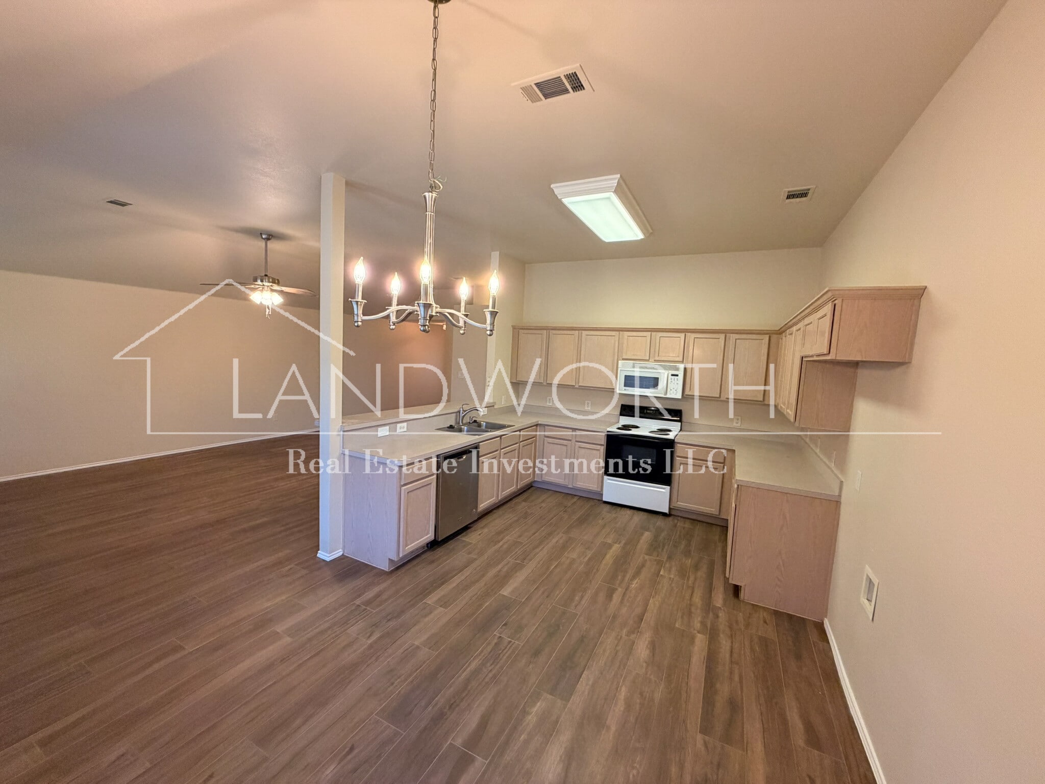 Building Photo - 9617 Olivia Dr