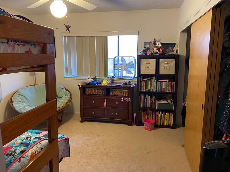 Building Photo - 99-576 Hoio St