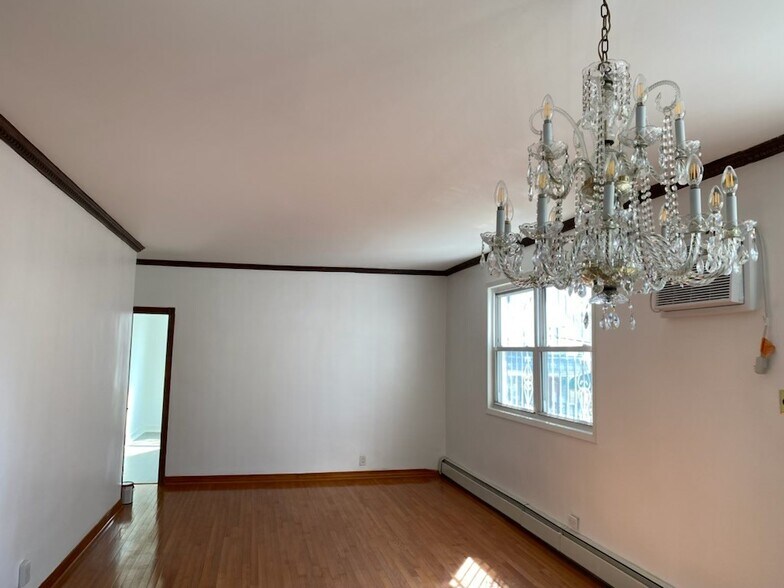 Building Photo - 304 Fulton Ave