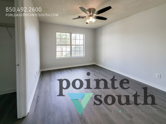 Building Photo - Dashing Duplex near Downtown Pensacola!