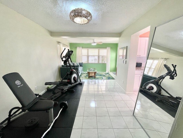 Building Photo - 10012 Daffodil St