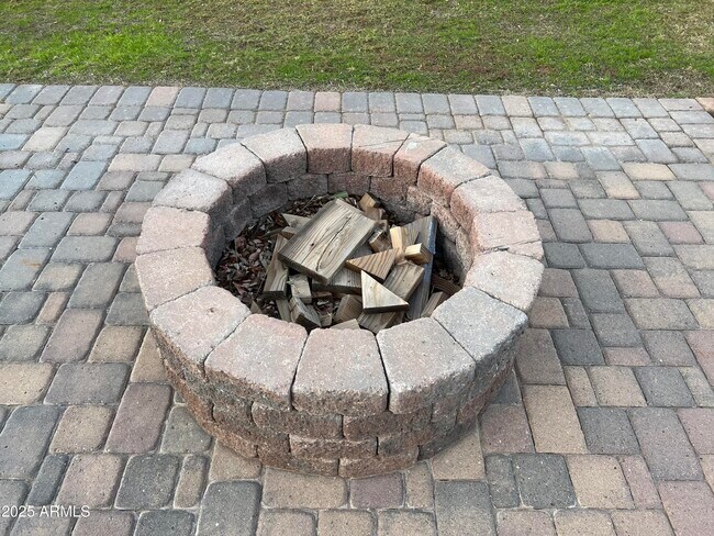 Building Photo - 21284 W Almeria Rd