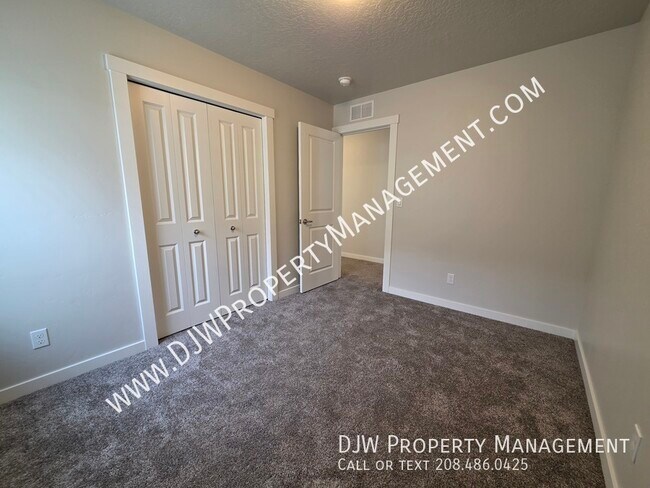 Building Photo - 2351 E Danzee Dr