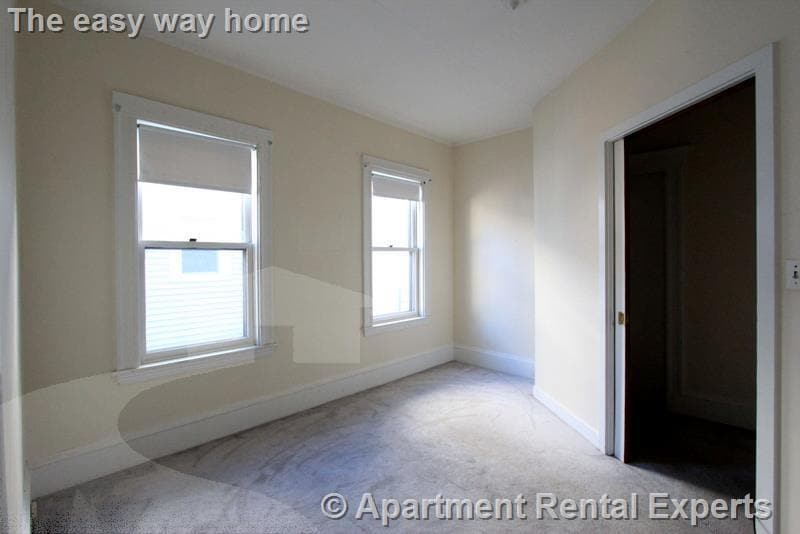 Building Photo - 92 Rogers Ave