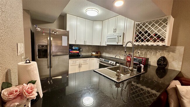 Building Photo - 12948 Greenway Chase Ct
