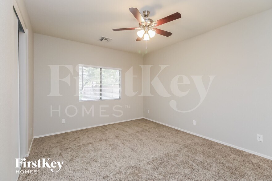 Building Photo - 1232 E Omega Dr