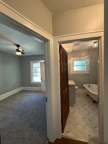 Building Photo - 825 Avon St