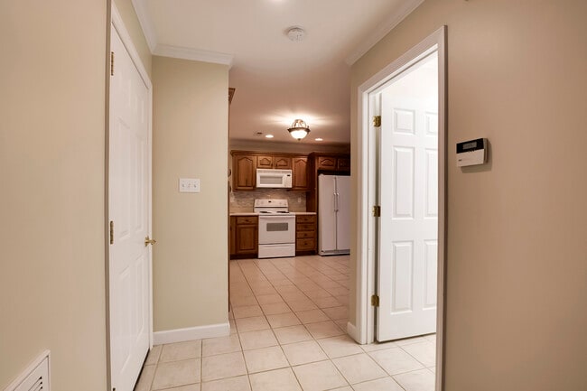 Building Photo - 540 Battlecreek Way
