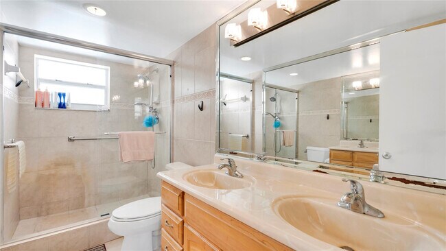 Building Photo - 3725 NE 169th St