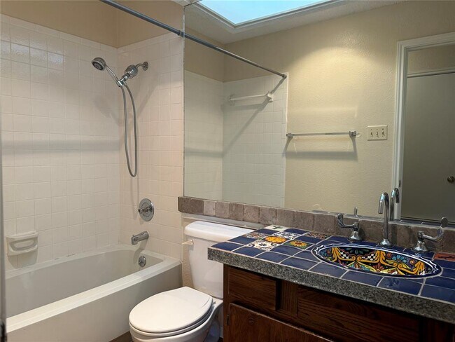 Building Photo - 2800 Goldbridge Dr
