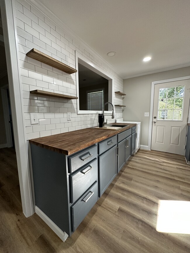 Building Photo - 4916 Palomino Dr