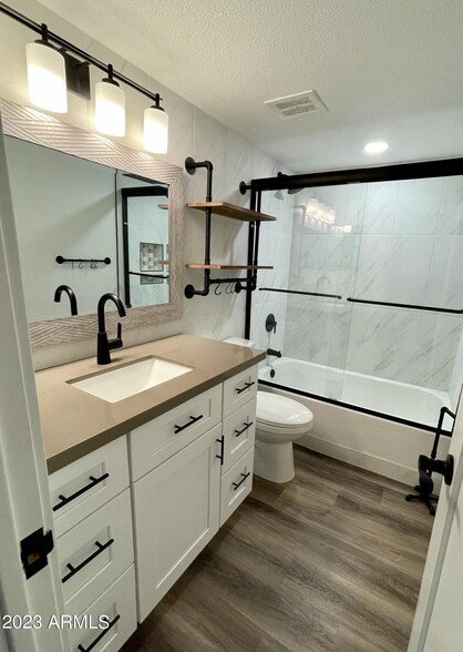 Building Photo - 7625 E Camelback Rd