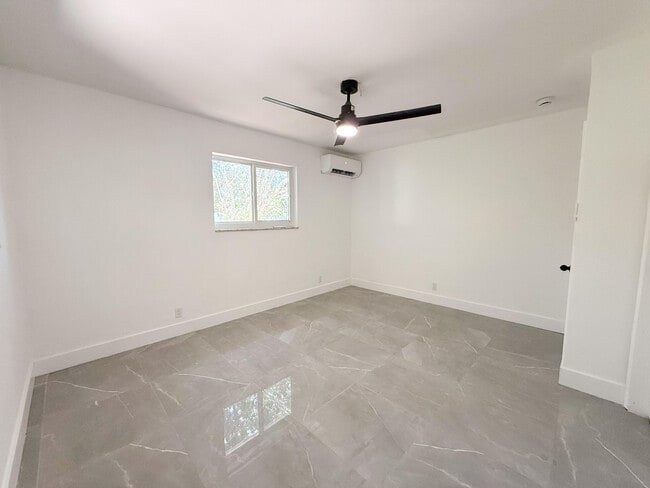 Building Photo - 2823 Polk St