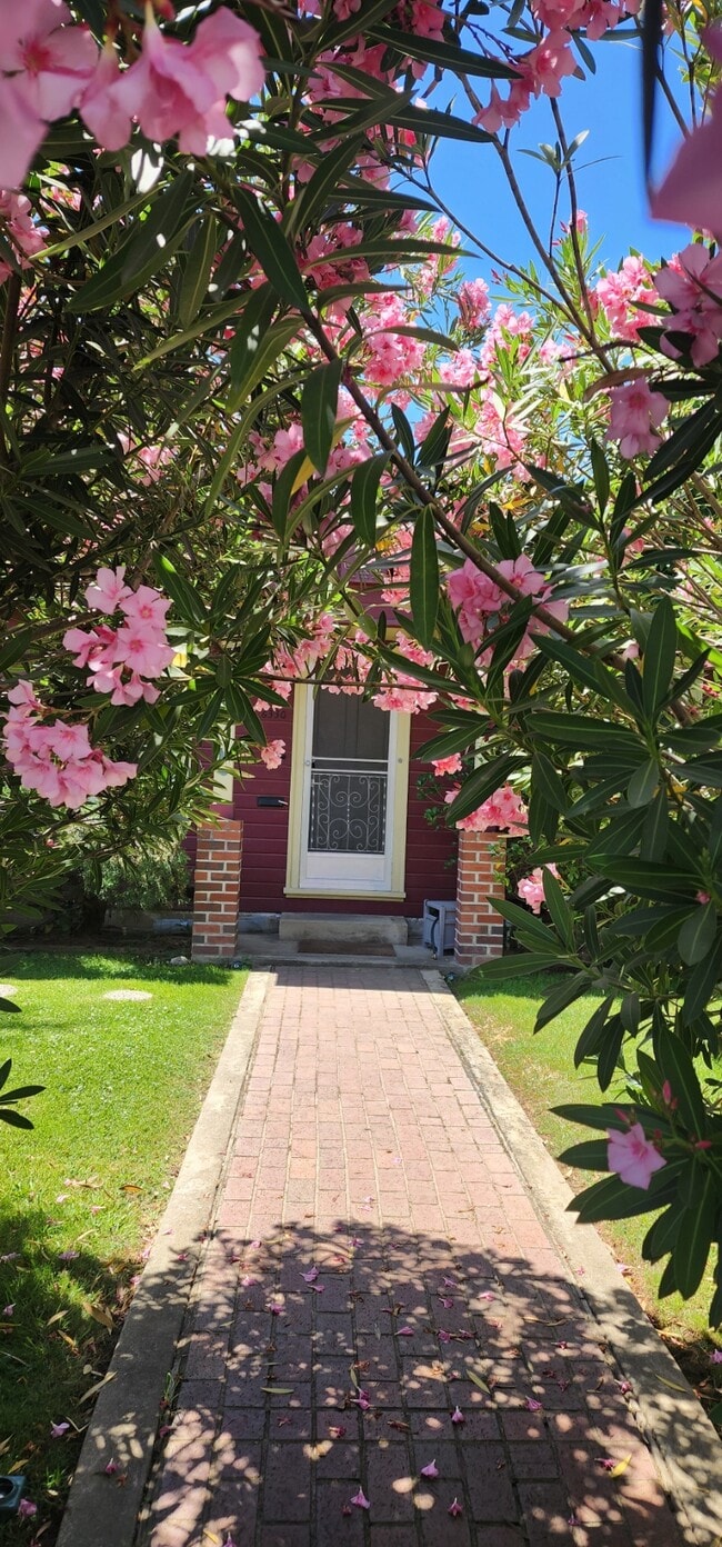 Building Photo - 6330 9th Ave