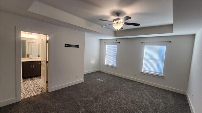 Building Photo - 300 Auburn Valley Wy