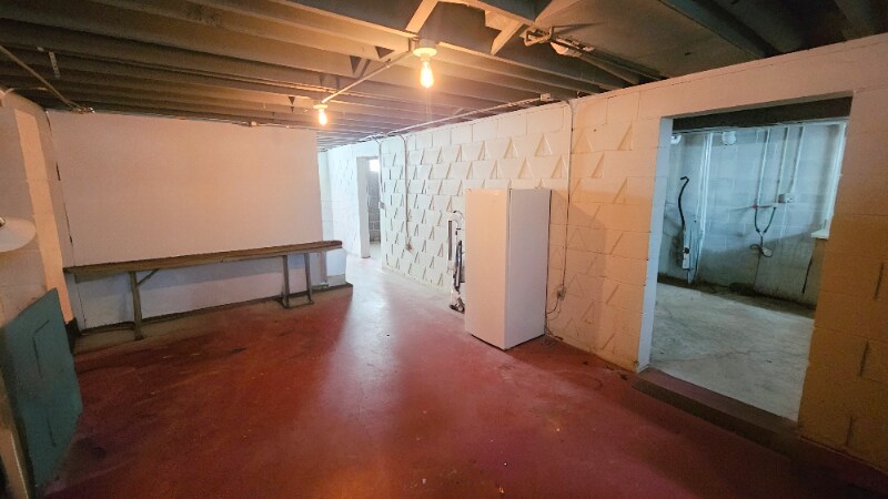 Building Photo - 4415 Amick Ave