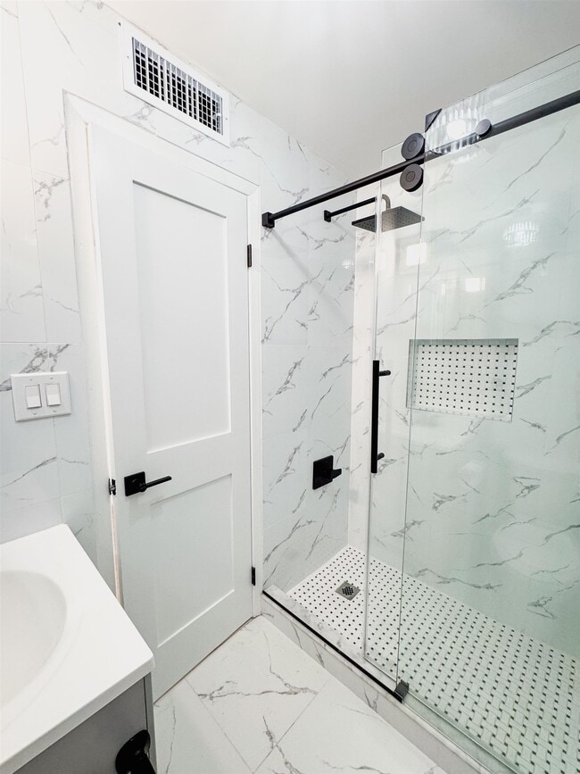 Building Photo - 27 Alan Terrace