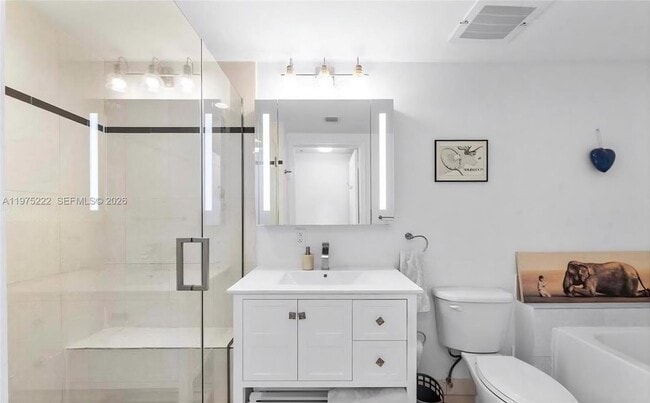 Building Photo - 480 NE 30th St