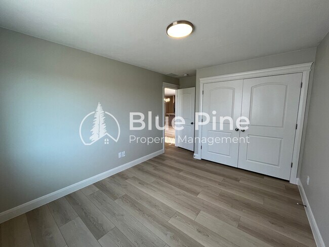 Building Photo - 6378 Ender Ln