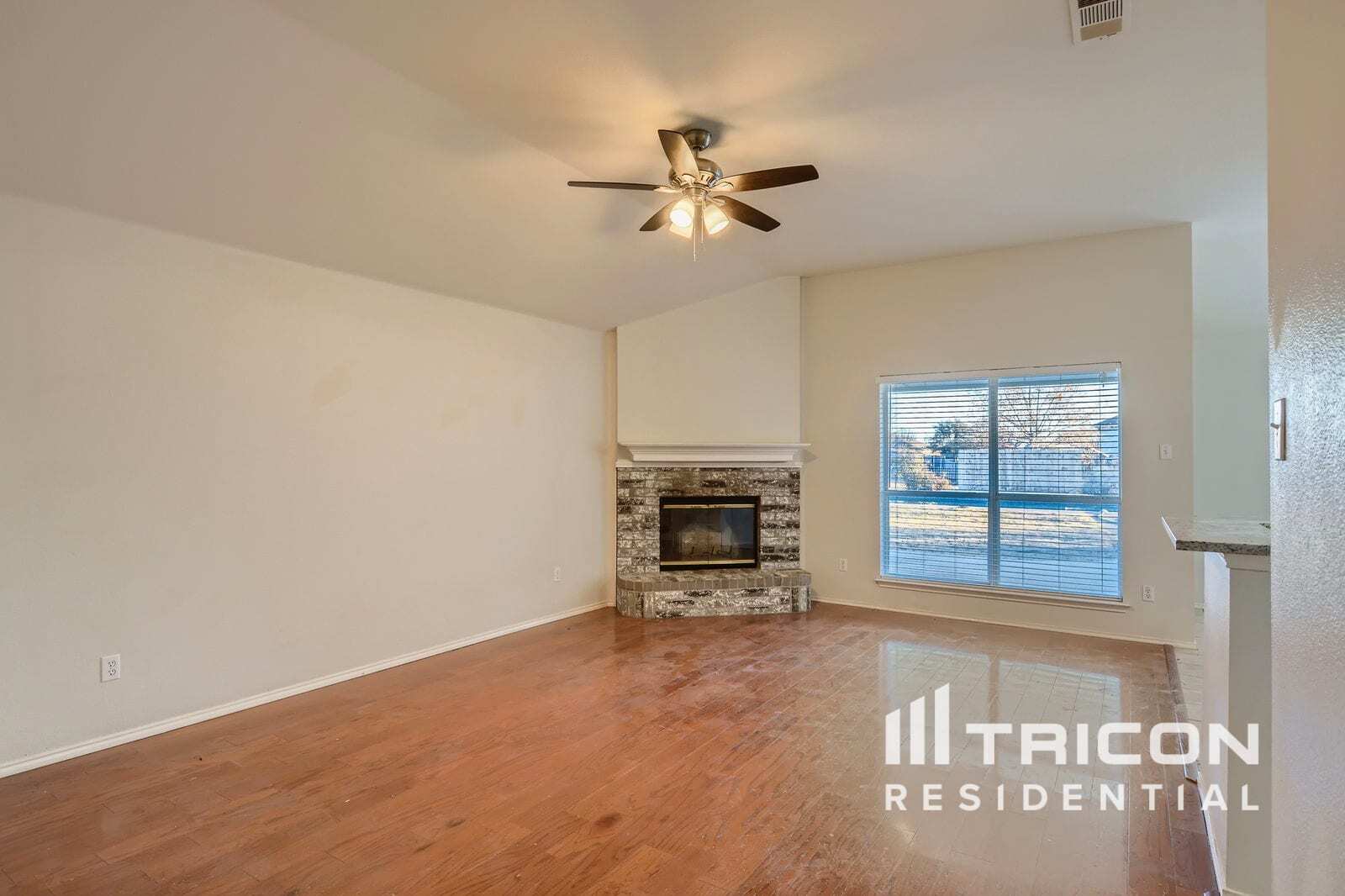Building Photo - 1140 High Point Dr