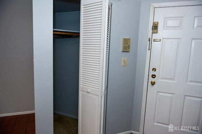 Building Photo - 2162 Ash Ct