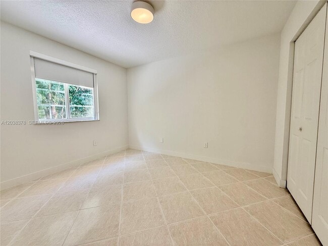 Building Photo - 9425 NW 47th Terrace