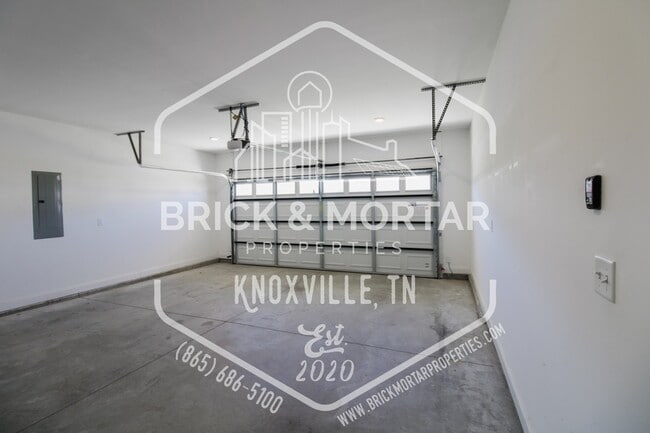 Building Photo - 1669 Spring Berry Ln