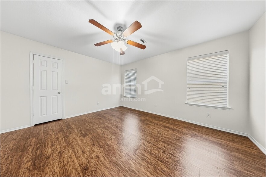 Building Photo - 5512 Parkview Hills Ln