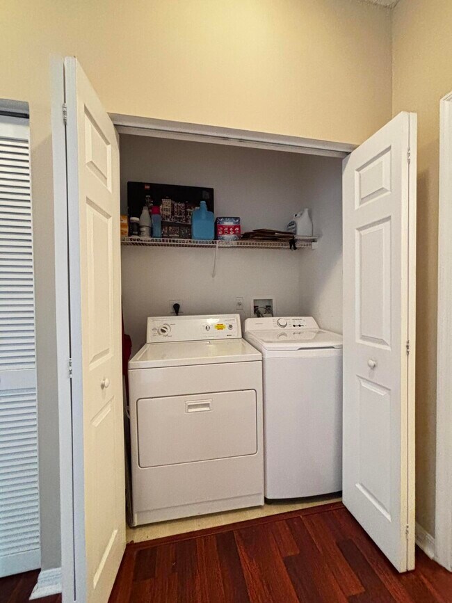 Building Photo - 105 Lighthouse Cir