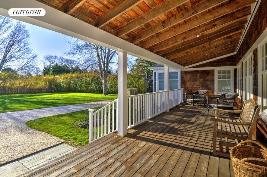 Building Photo - 36 Oak Ln