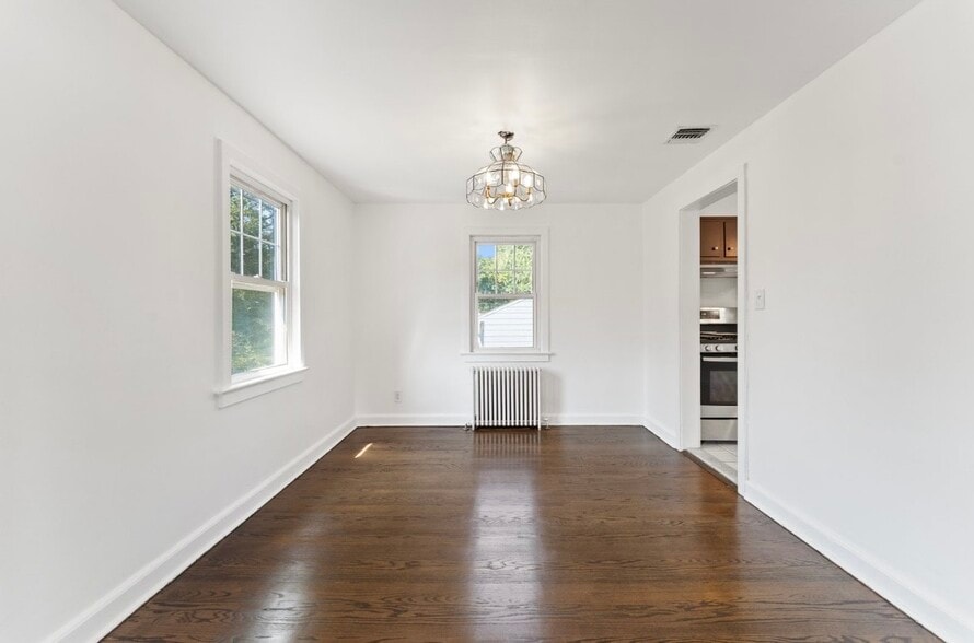 Building Photo - 409 Tappan Rd