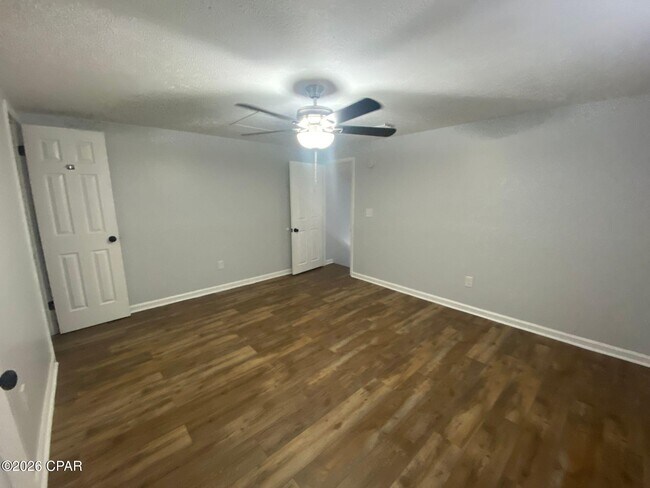 Building Photo - 631 S Hwy 22 A