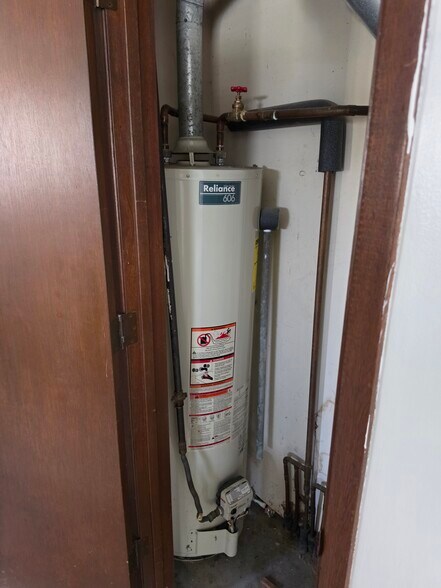 gas hot water - 2125 N. Monroe