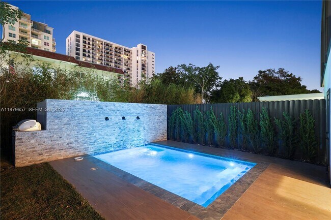 Building Photo - 3187 SW 23rd St