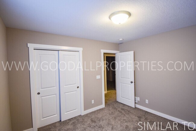 Building Photo - Must see this 4 Bedroom Walkout Ranch Style in Desoto