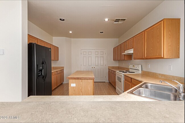 Building Photo - 513 W Beautiful Ln