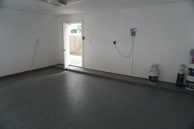 Building Photo - 5215 Guadalupe St
