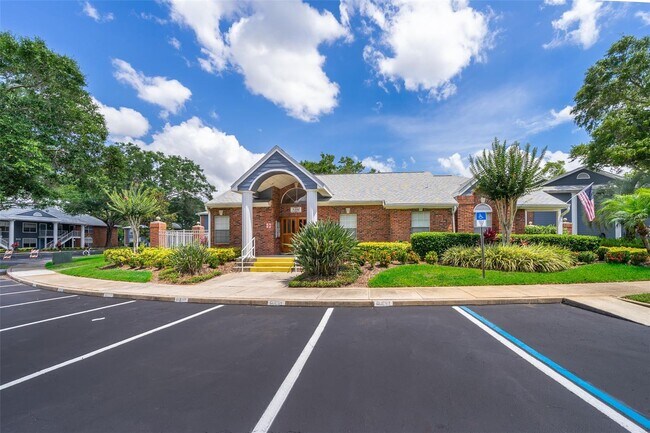 Building Photo - 5405 Lake Margaret Dr