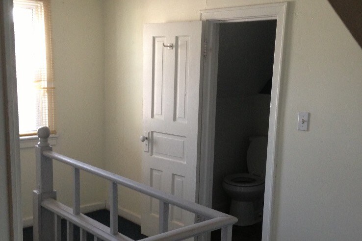 Building Photo - 917 S University Ave